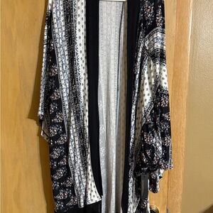 Sweet Rain Black and White Cape with Striking Pattern